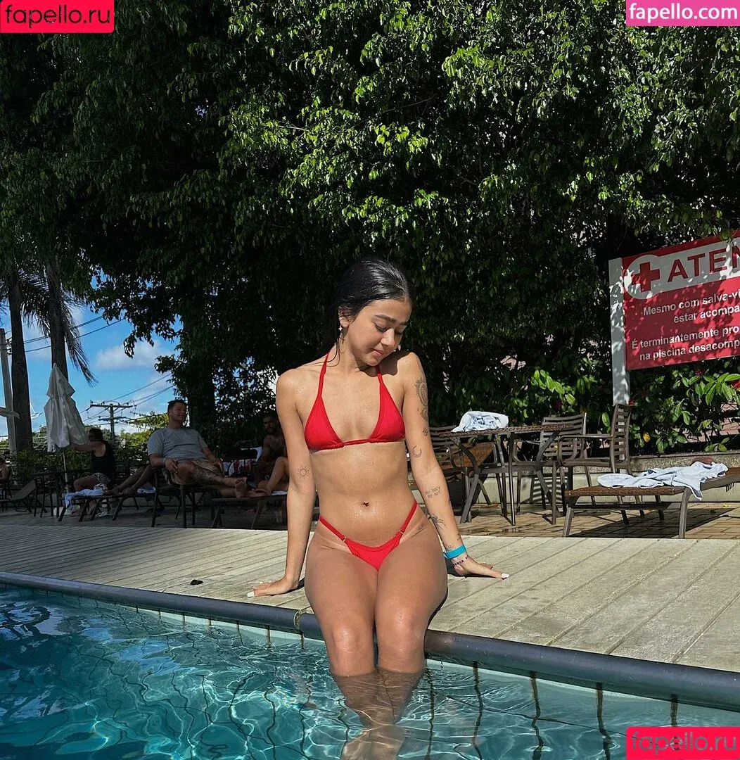 Rebeca Bareto / beca_barreto / becaa_barreto Onlyfans Photo Gallery 