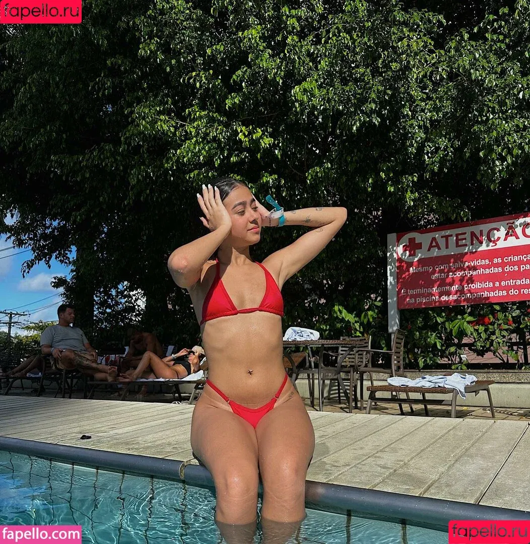 Rebeca Bareto / beca_barreto / becaa_barreto Onlyfans Photo Gallery 