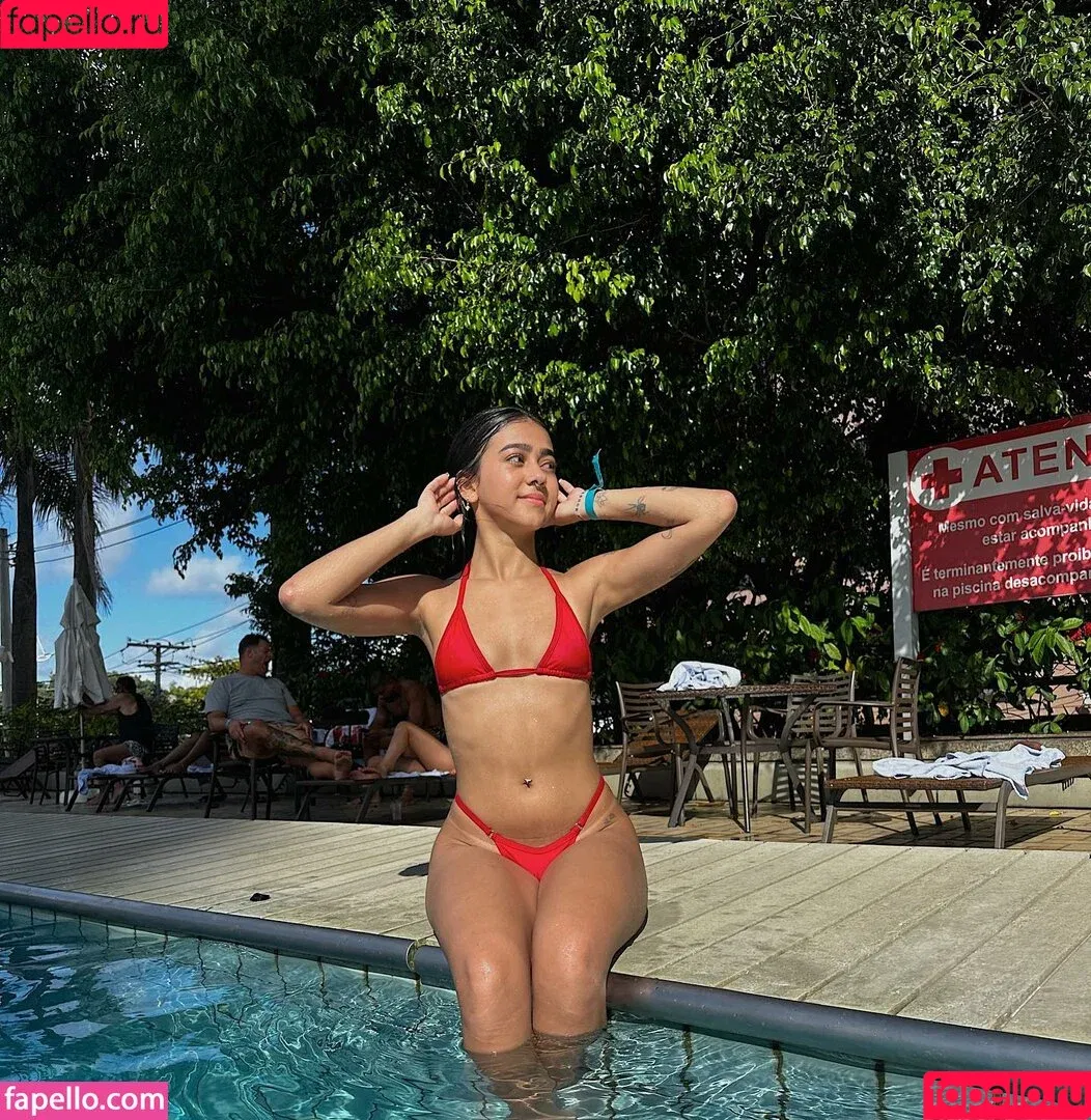 Rebeca Bareto / beca_barreto / becaa_barreto Onlyfans Photo Gallery 