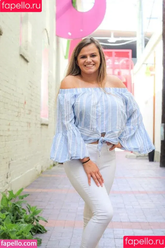 Macy Nicole Burris / macynicole / macynicole.1 Onlyfans Photo Gallery 