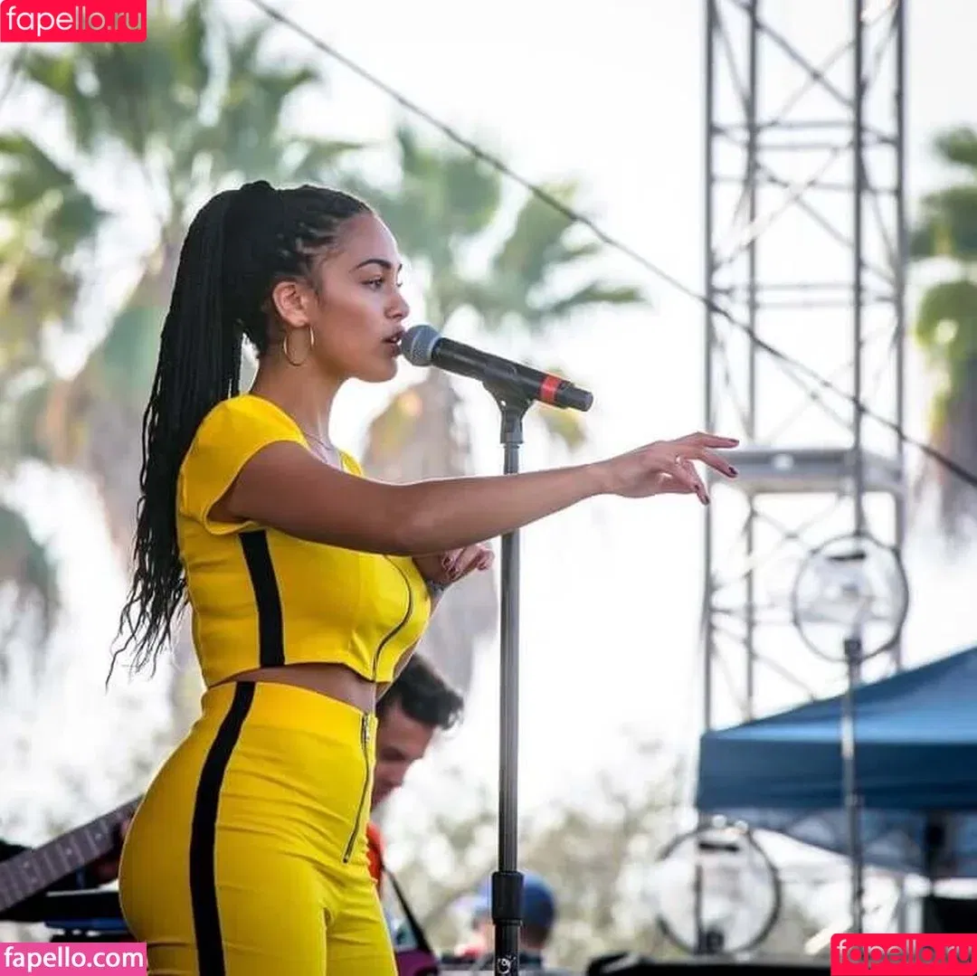 Jorja Smith / itstaaayy / jorjasmith_ Onlyfans Photo Gallery 