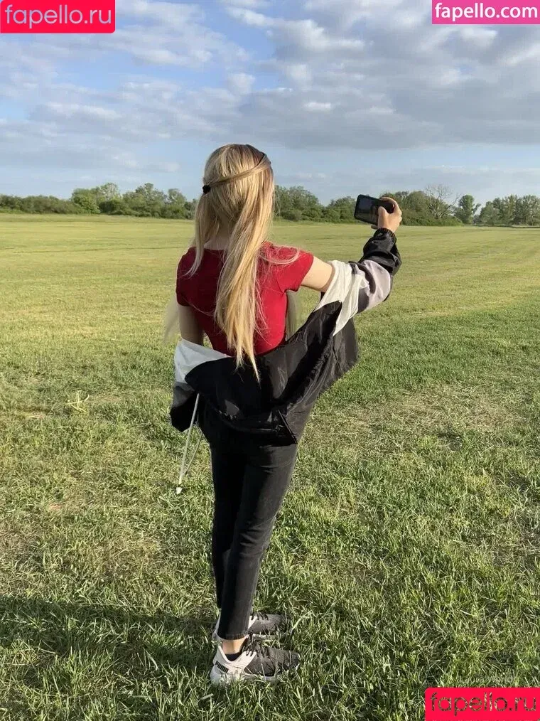 Laura World / laura-world18 / laurasworld_94 / lauraworld8 Onlyfans Photo Gallery 