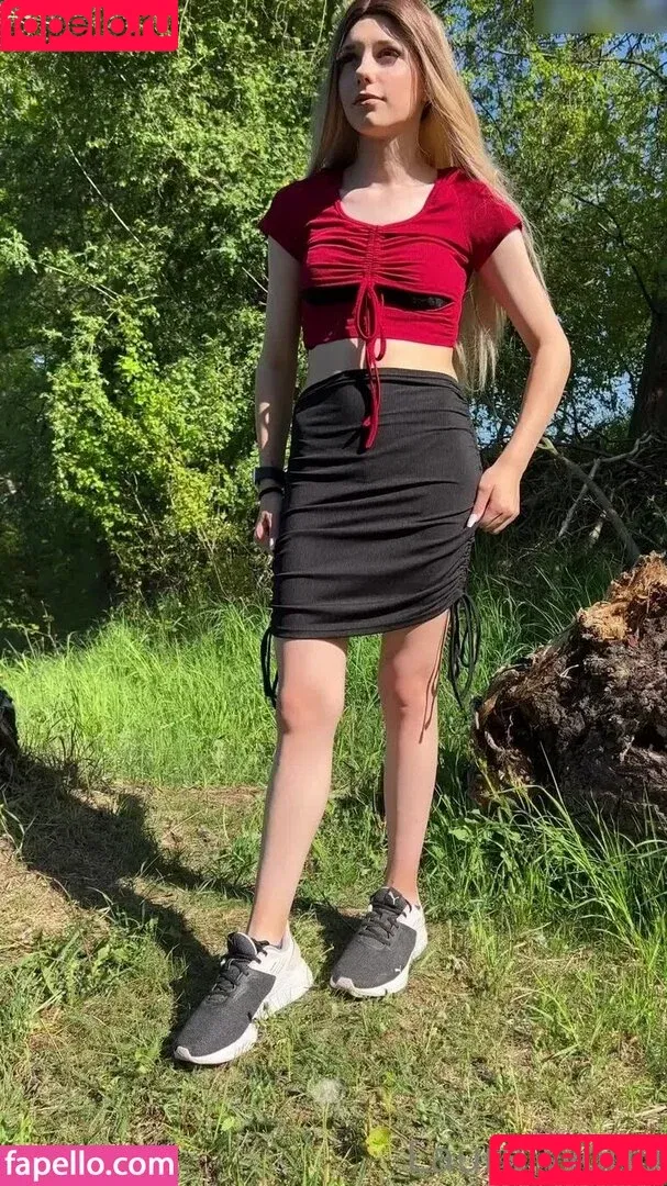 Laura World / laura-world18 / laurasworld_94 / lauraworld8 Onlyfans Photo Gallery 