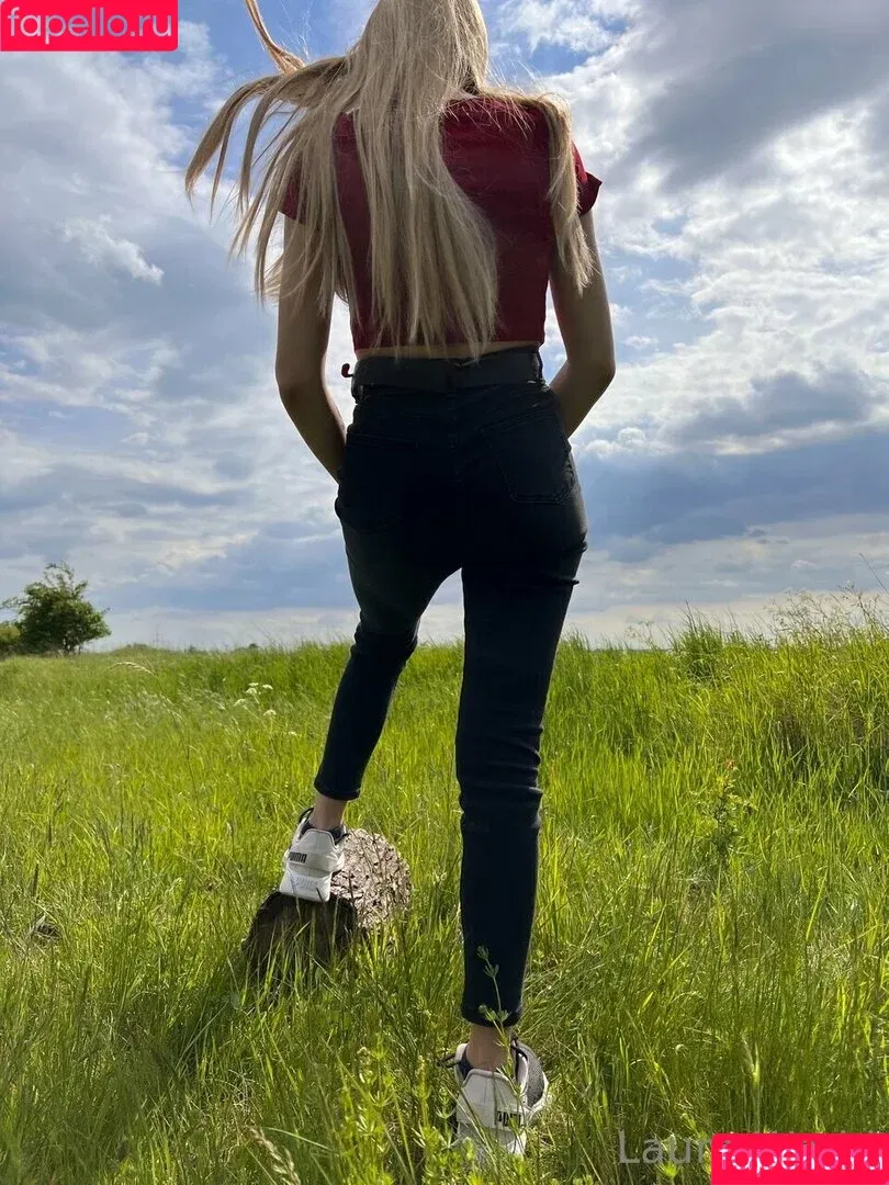 Laura World / laura-world18 / laurasworld_94 / lauraworld8 Onlyfans Photo Gallery 