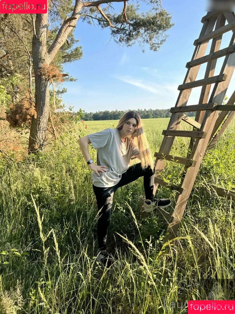 Laura World / laura-world18 / laurasworld_94 / lauraworld8 Onlyfans Photo Gallery 