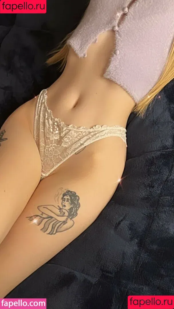 Hannahhollyla / Holly Halen / Holly Von Halen / holly777666 / misshollyallen Onlyfans Photo Gallery 