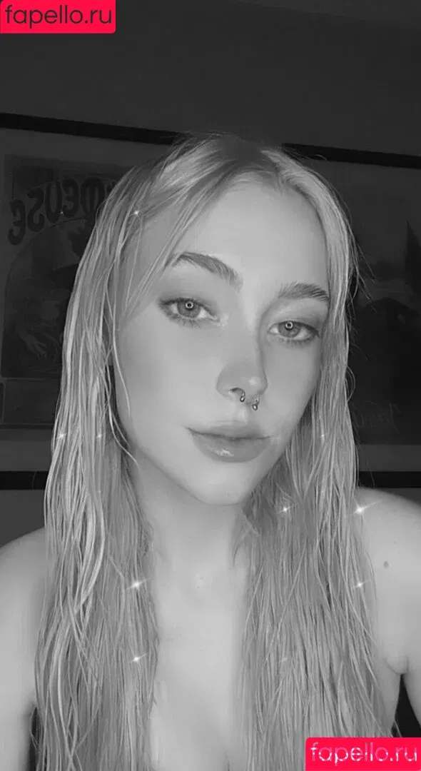 Hannahhollyla / Holly Halen / Holly Von Halen / holly777666 / misshollyallen Onlyfans Photo Gallery 