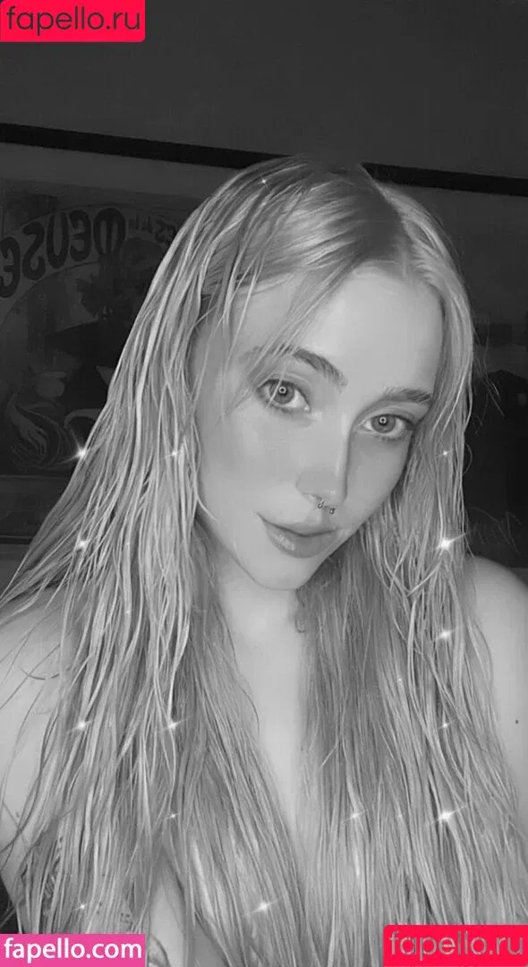 Hannahhollyla / Holly Halen / Holly Von Halen / holly777666 / misshollyallen Onlyfans Photo Gallery 