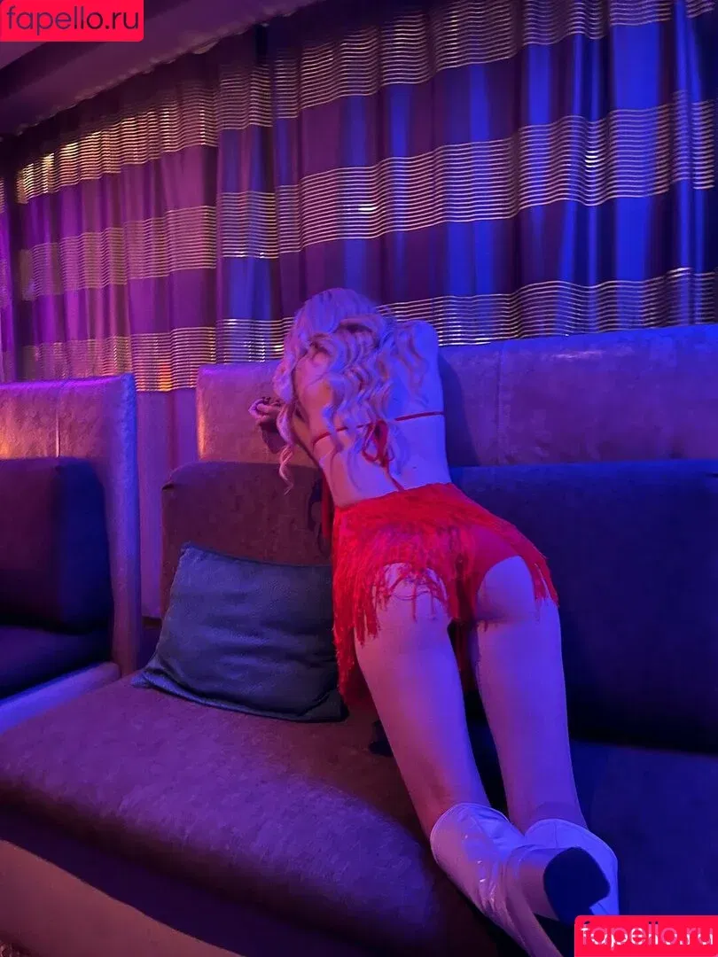 Hannahhollyla / Holly Halen / Holly Von Halen / holly777666 / misshollyallen Onlyfans Photo Gallery 