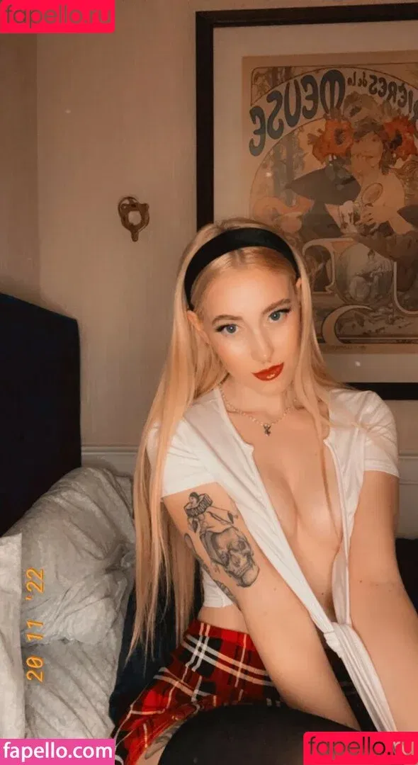 Hannahhollyla / Holly Halen / Holly Von Halen / holly777666 / misshollyallen Onlyfans Photo Gallery 