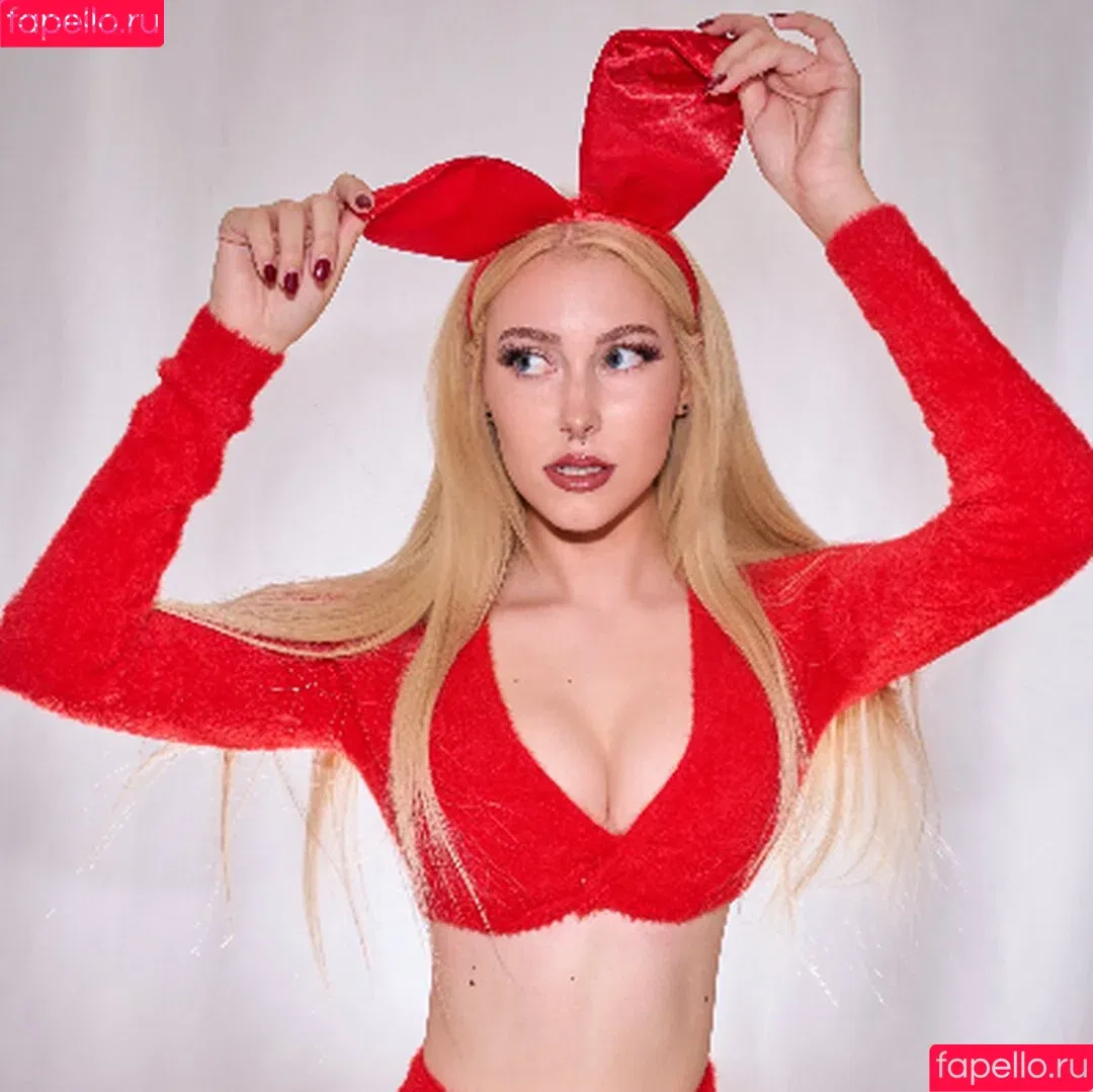 Hannahhollyla / Holly Halen / Holly Von Halen / holly777666 / misshollyallen Onlyfans Photo Gallery 