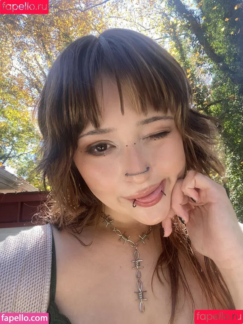 FaerieSpit_ / faeriesbite / faeriest Onlyfans Photo Gallery 