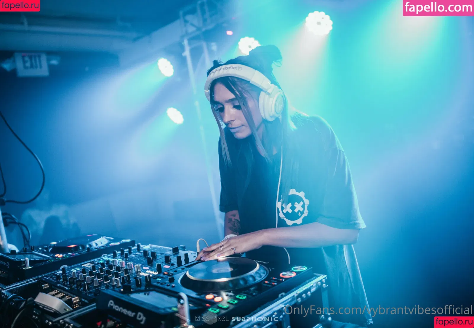 vybrantvibes / vybrantvibesofficial Onlyfans Photo Gallery 