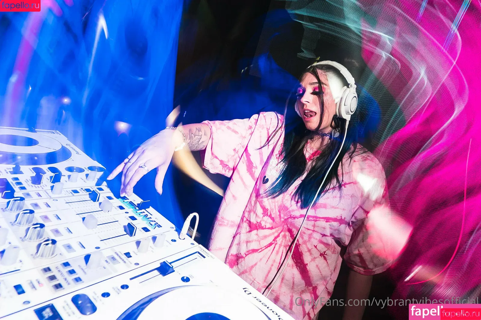 vybrantvibes / vybrantvibesofficial Onlyfans Photo Gallery 