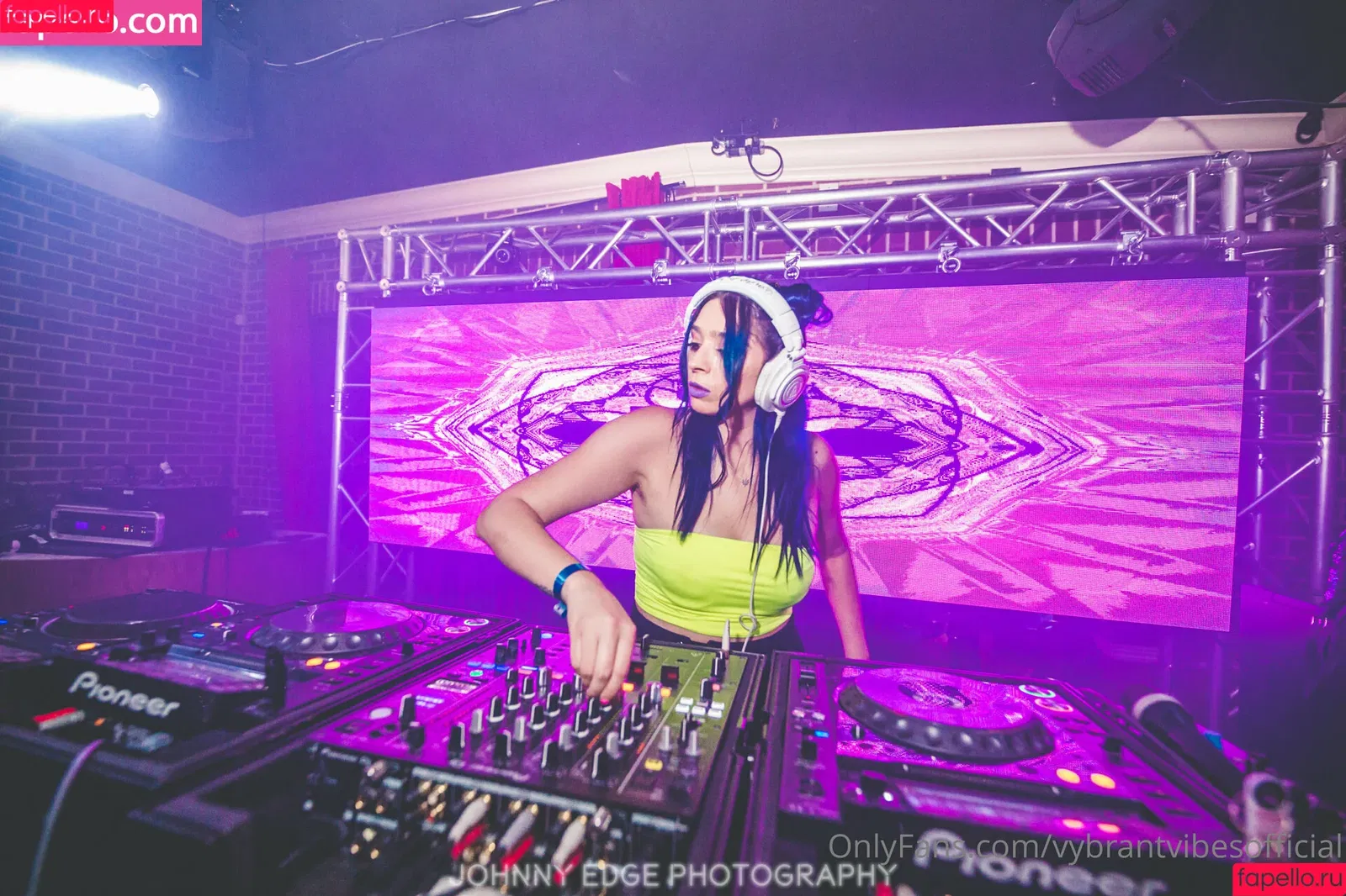 vybrantvibes / vybrantvibesofficial Onlyfans Photo Gallery 