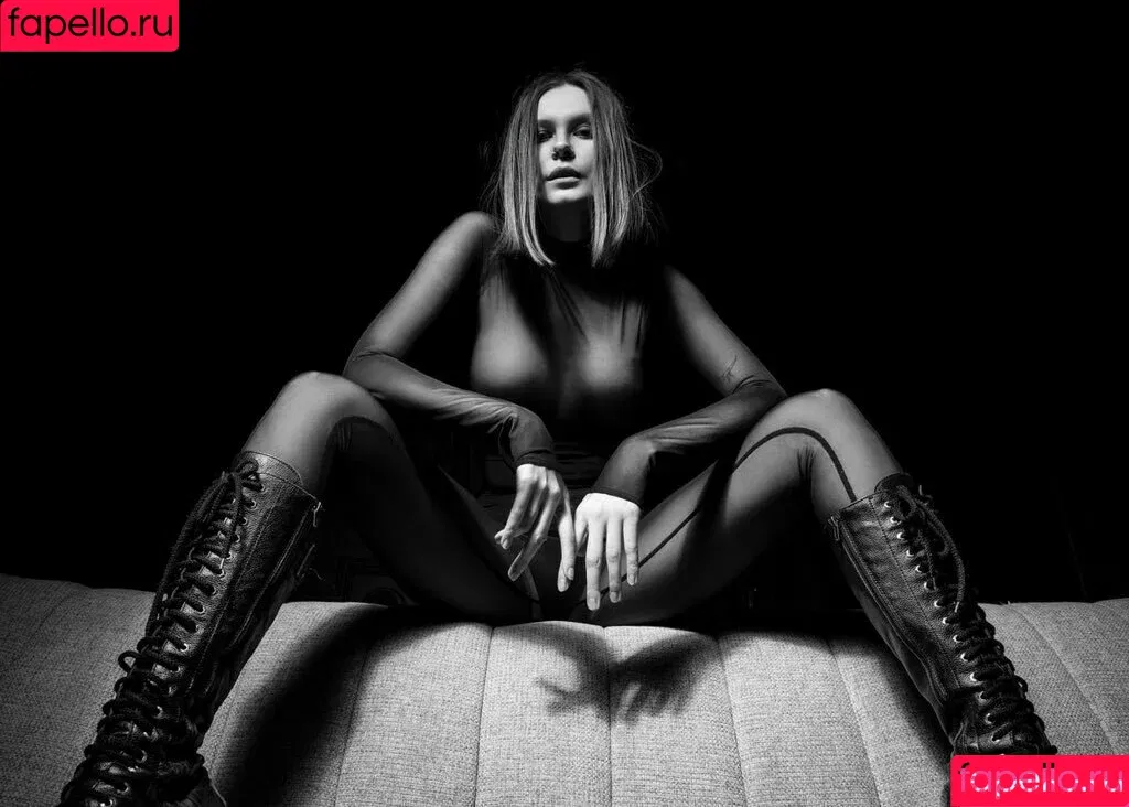 Anna Kosik / Nyuukke / quukske Onlyfans Photo Gallery 