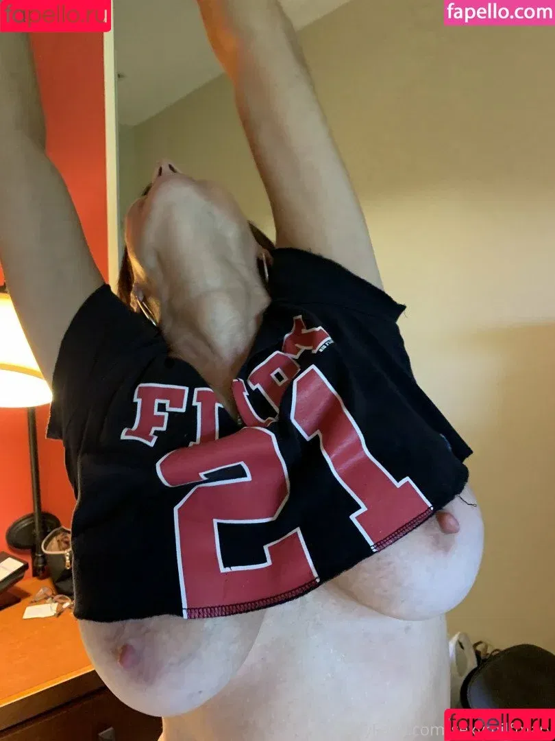 Mary Burke / maryburke / sexymilfmary / themaryburke3 Onlyfans Photo Gallery 