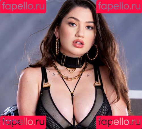 Emily Woods Onlyfans Photo Gallery 