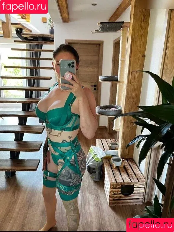 Little Princess Hedi / hediii.91 / littleprincess / princesshedi91 Onlyfans Photo Gallery 