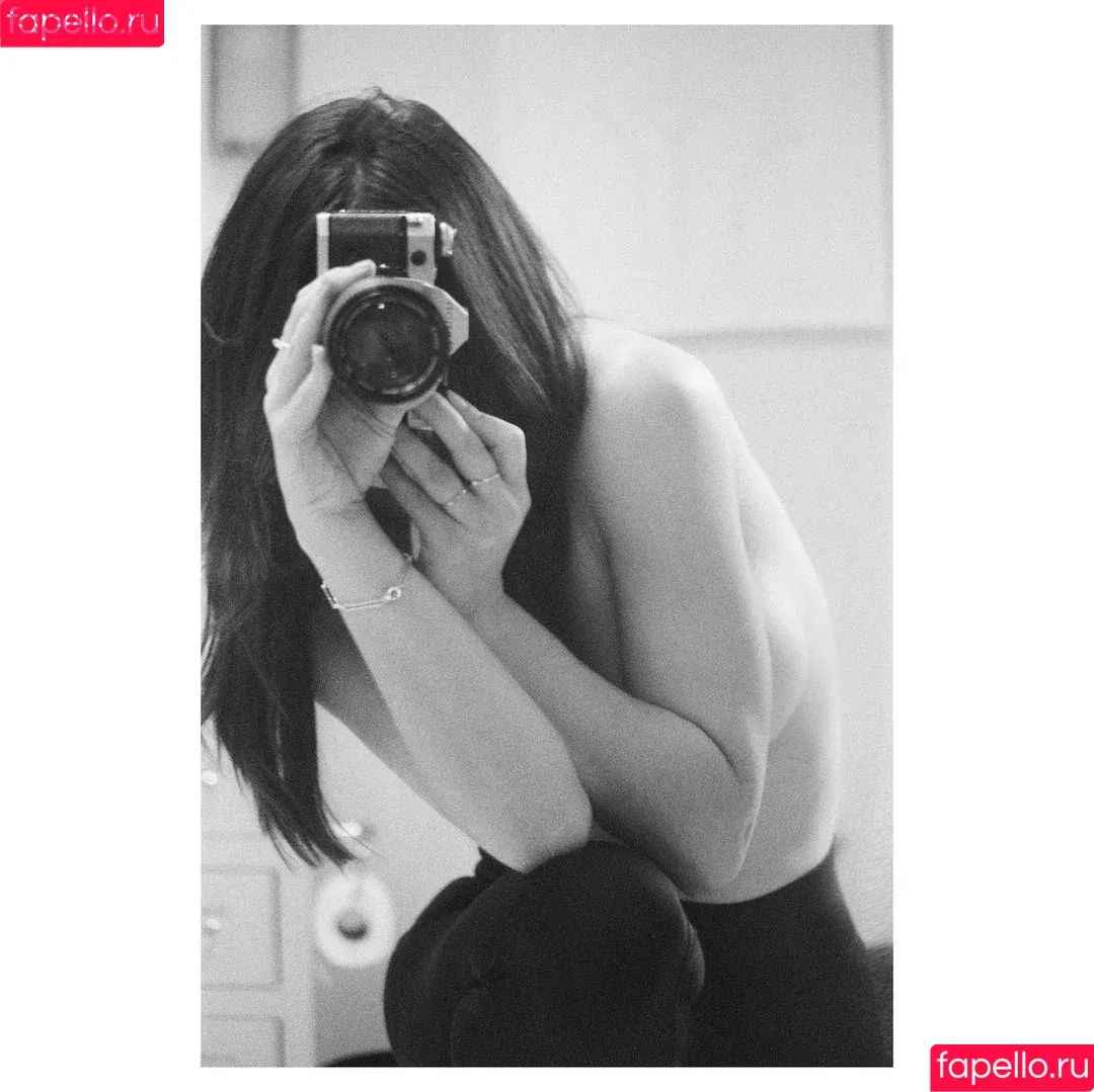 Crystal Reed / crystalmreed Onlyfans Photo Gallery 