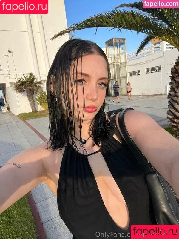 Naomi Nyke / https: / naomi.nke / naominyke / onlynaominyke Onlyfans Photo Gallery 