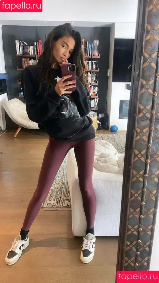 Kelly Gale / kellybellyboom Onlyfans Photo Gallery 