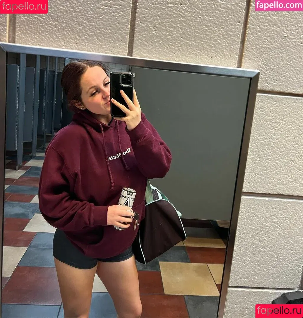 https: / realhawwt / realhawwtgirlshiiiiit Onlyfans Photo Gallery 