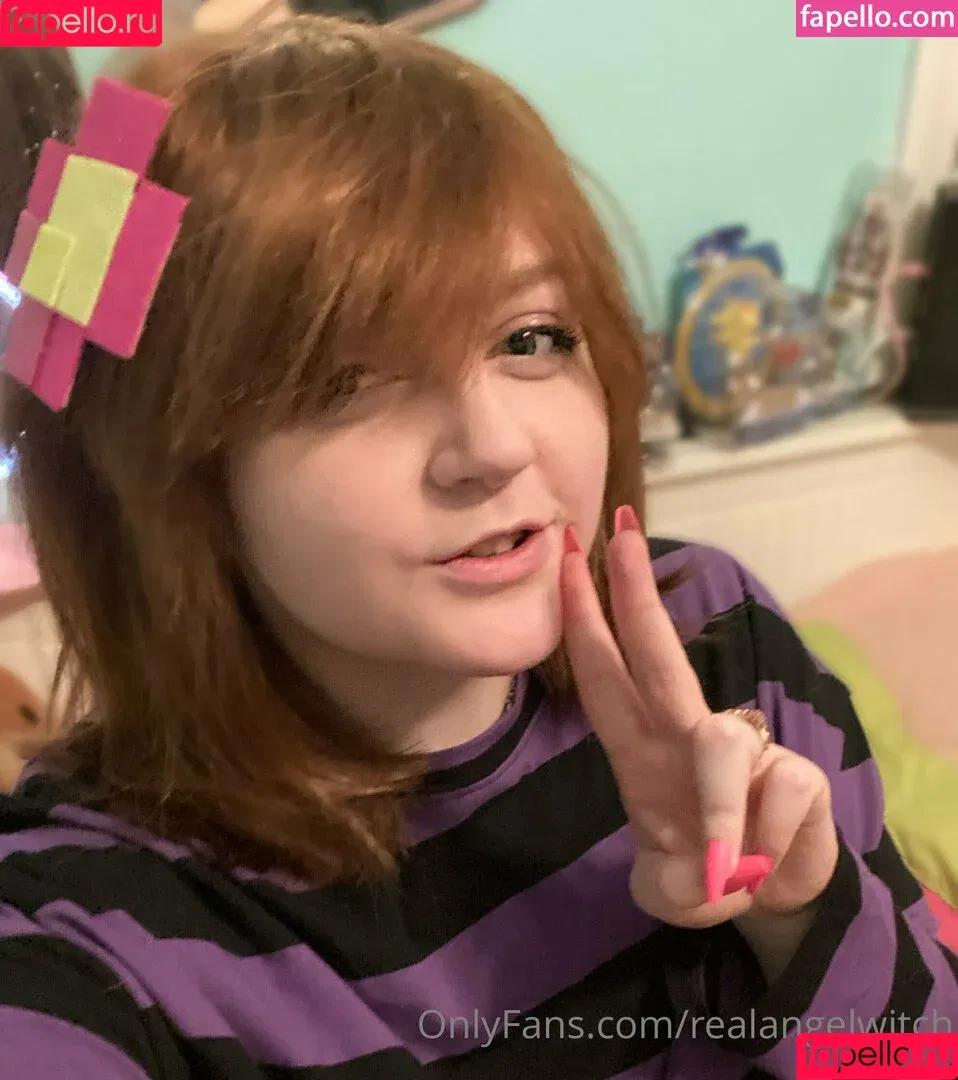 angelwitchofficial / realangelwitch Onlyfans Photo Gallery 