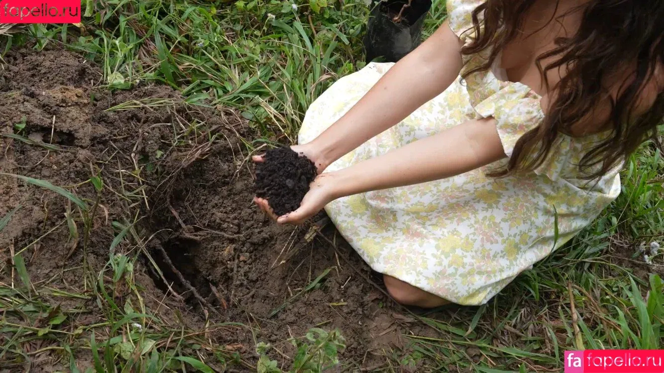 Mother The Mountain Farm / elevatedmoon / motherthemountain Onlyfans Photo Gallery 