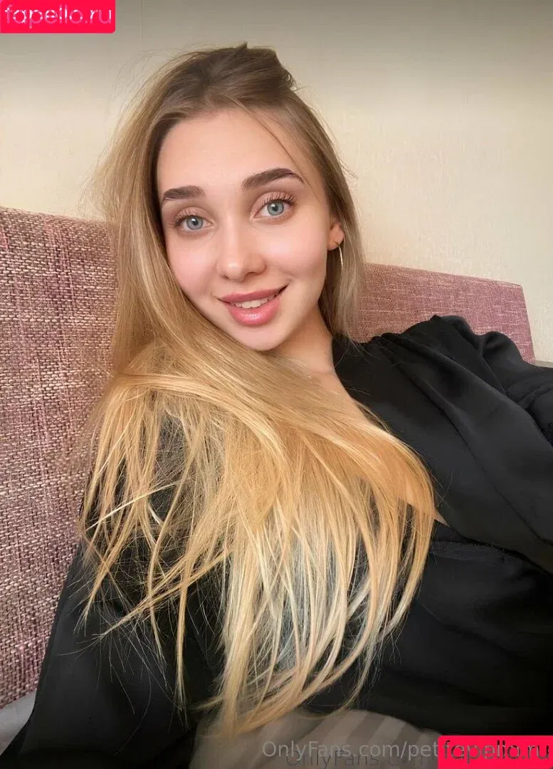 petitemimi.official / petitevipmimi Onlyfans Photo Gallery 