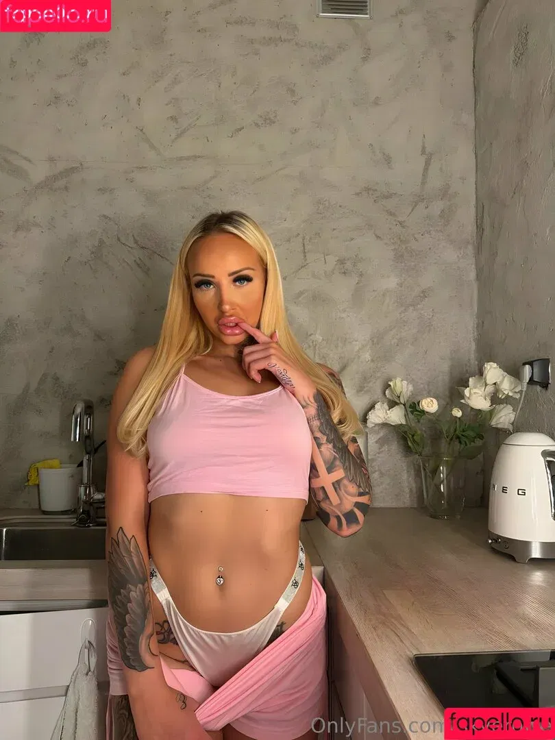 skyealivia / skyerowe Onlyfans Photo Gallery 