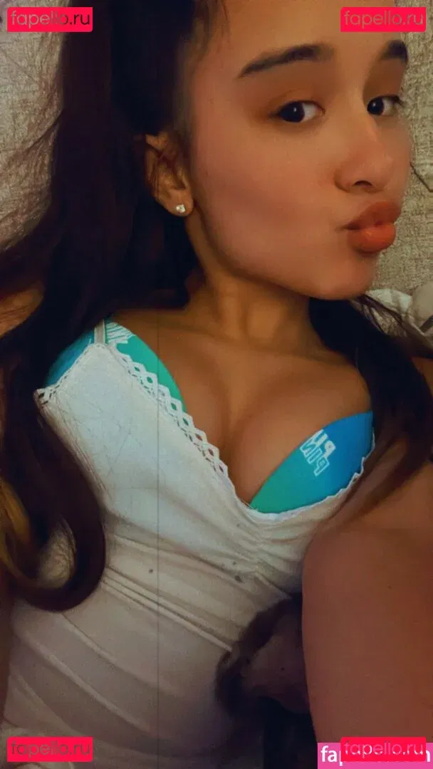 Alahna Ly Onlyfans Photo Gallery 