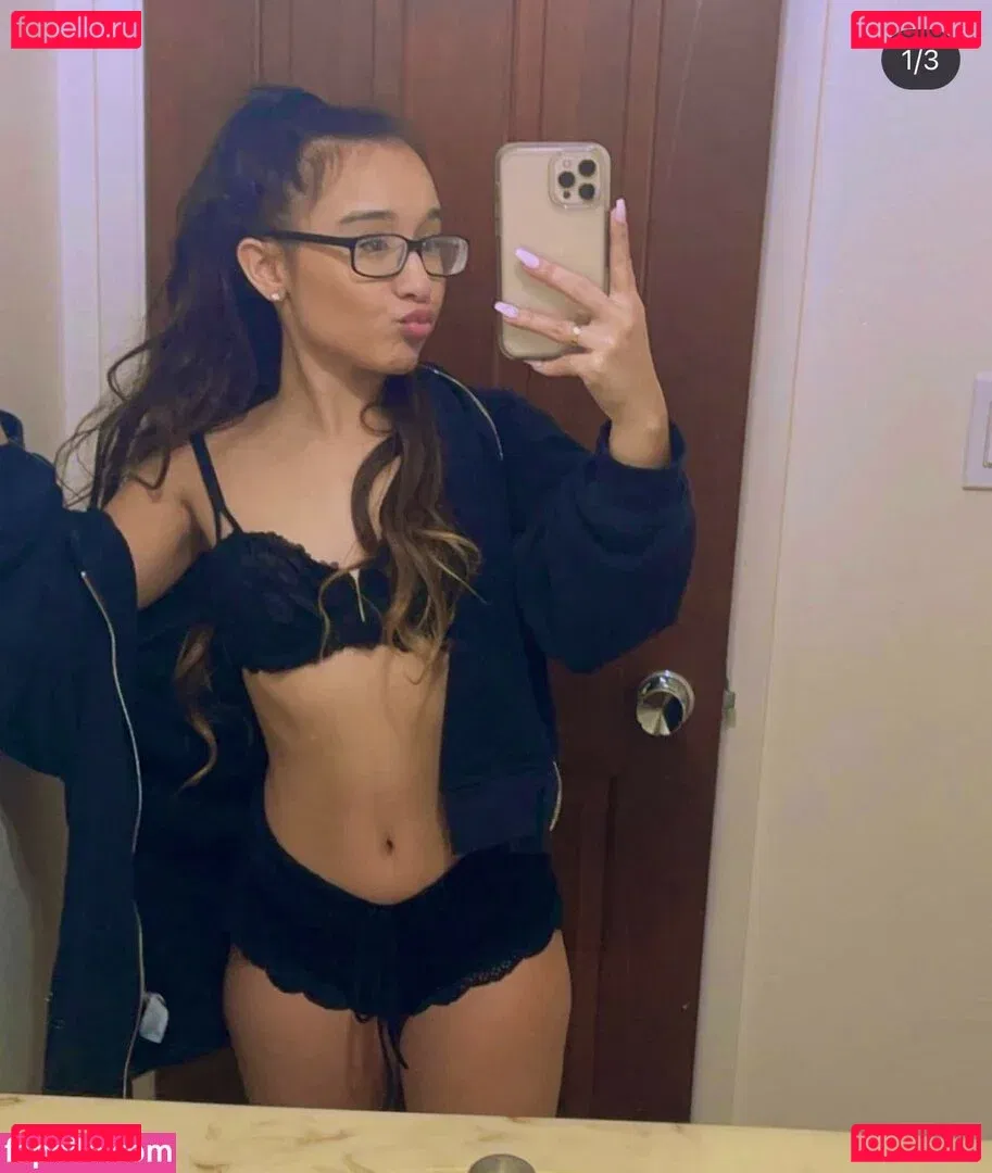 Alahna Ly Onlyfans Photo Gallery 