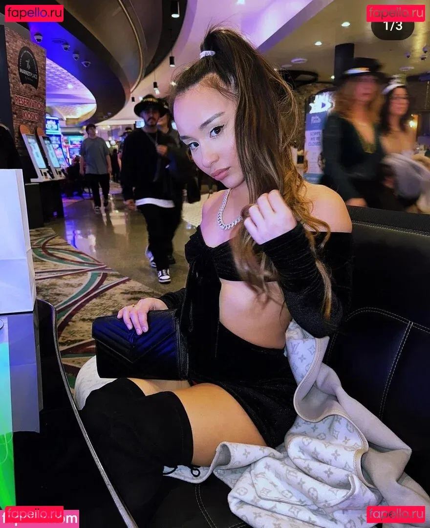 Alahna Ly Onlyfans Photo Gallery 