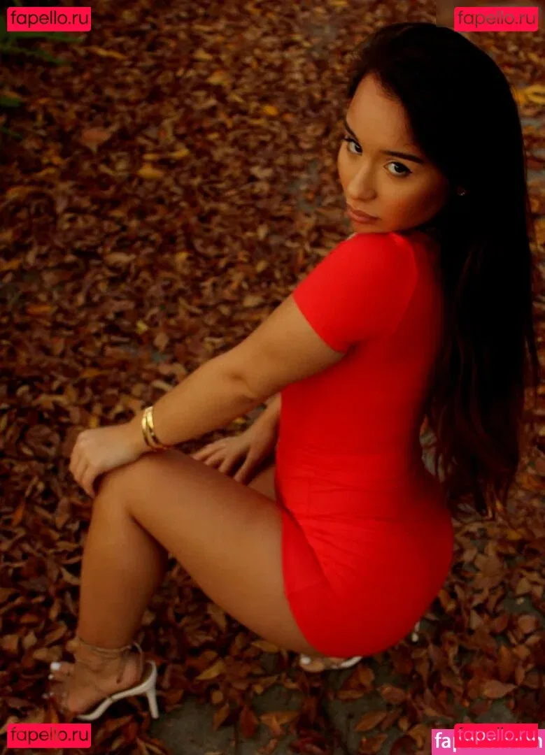 Alahna Ly Onlyfans Photo Gallery 