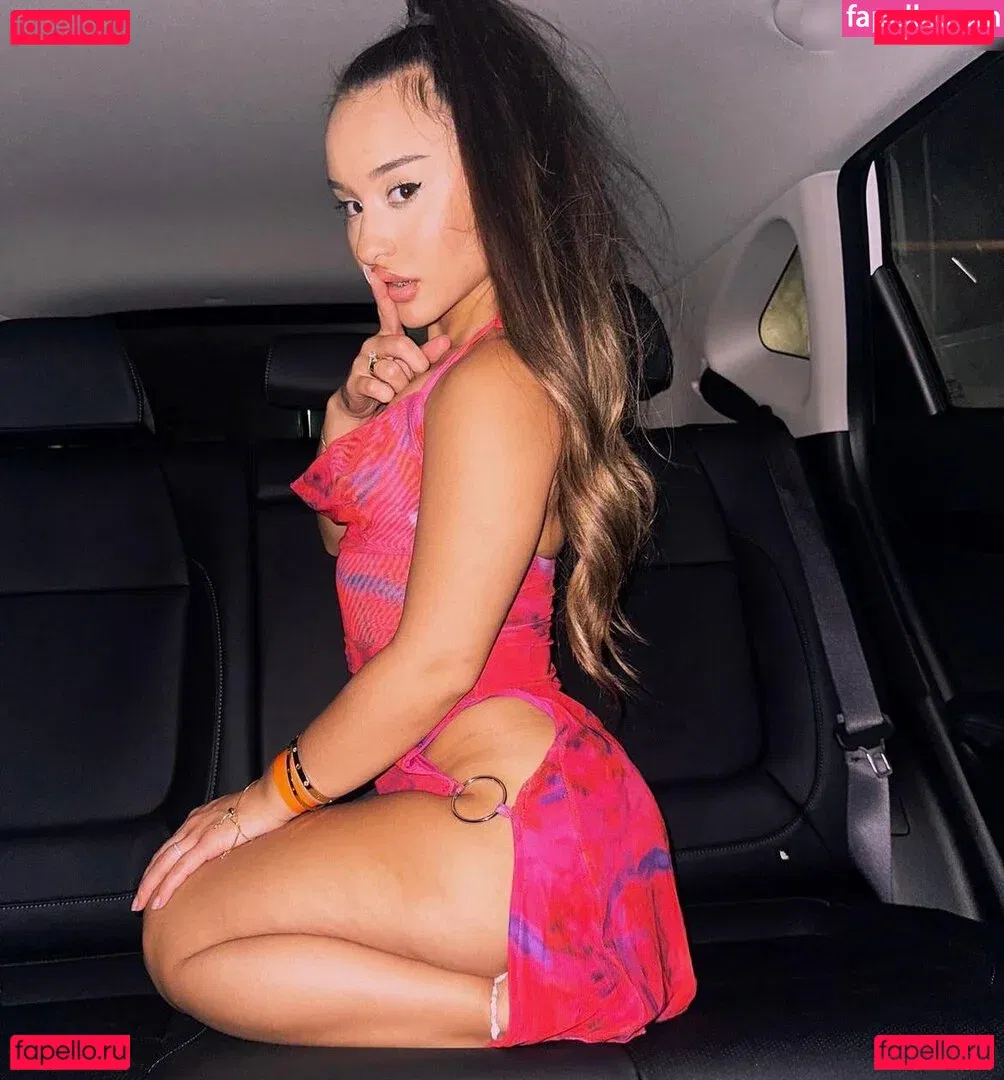 Alahna Ly Onlyfans Photo Gallery 