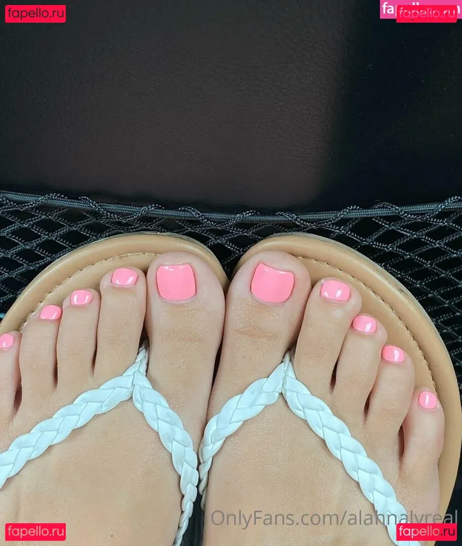 Alahna Ly Onlyfans Photo Gallery 