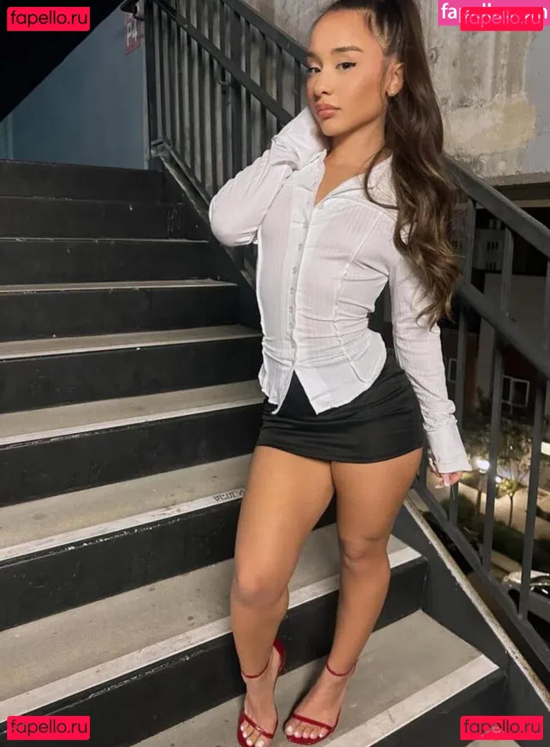 Alahna Ly Onlyfans Photo Gallery 