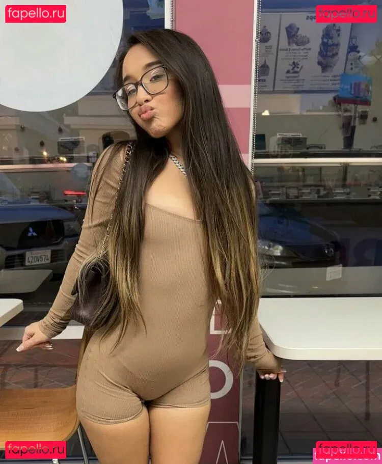 Alahna Ly Onlyfans Photo Gallery 