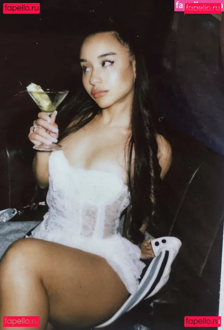 Alahna Ly Onlyfans Photo Gallery 