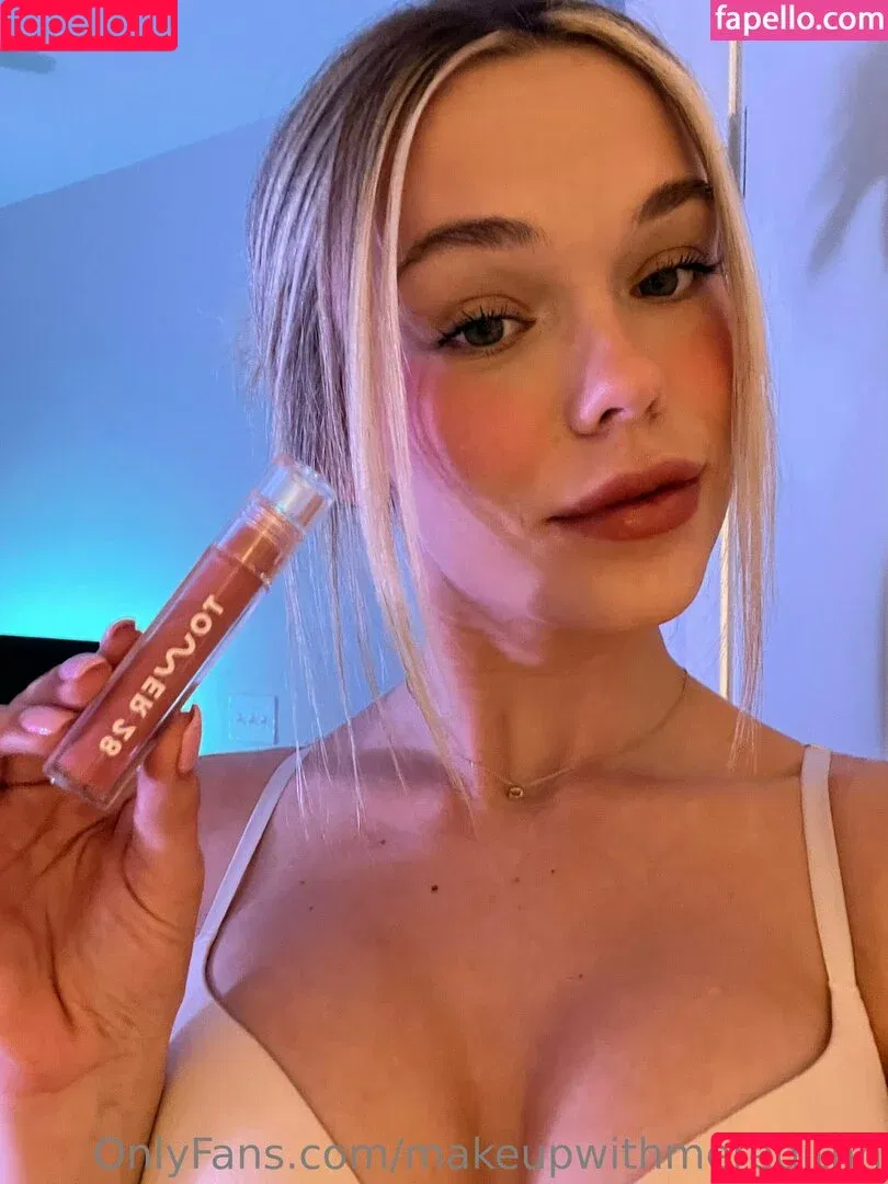 makeupwithmeredithh / meredithduxbury Onlyfans Photo Gallery 