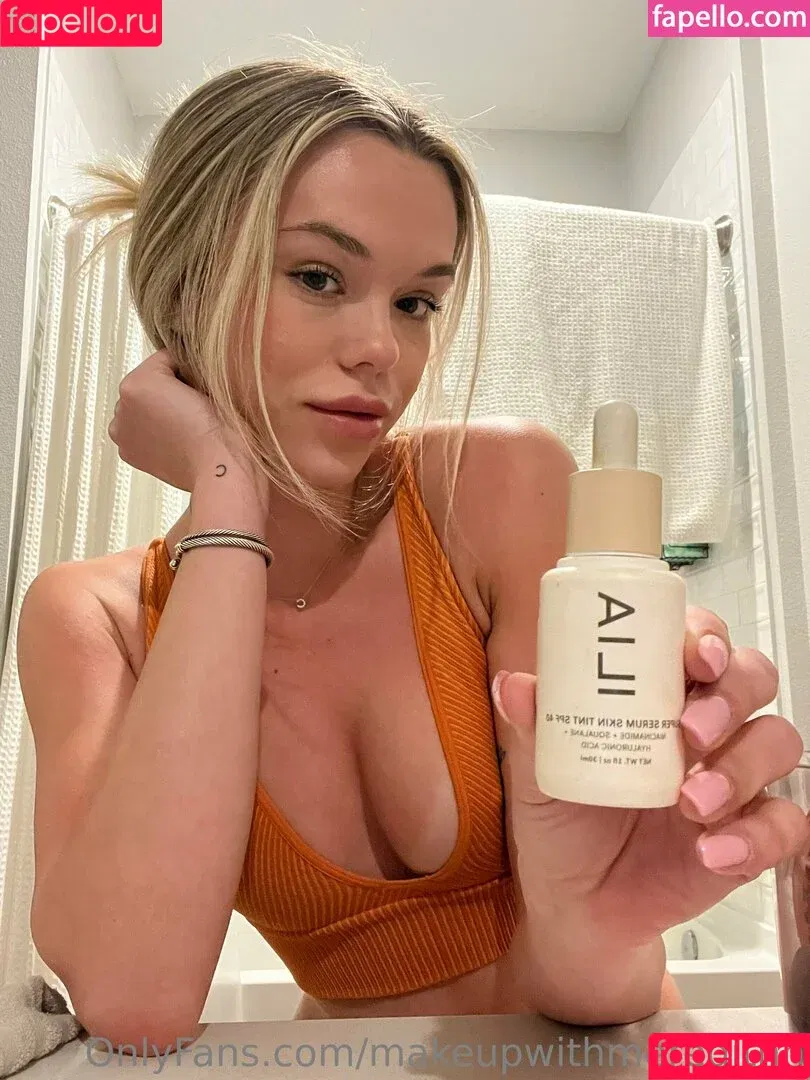 makeupwithmeredithh / meredithduxbury Onlyfans Photo Gallery 