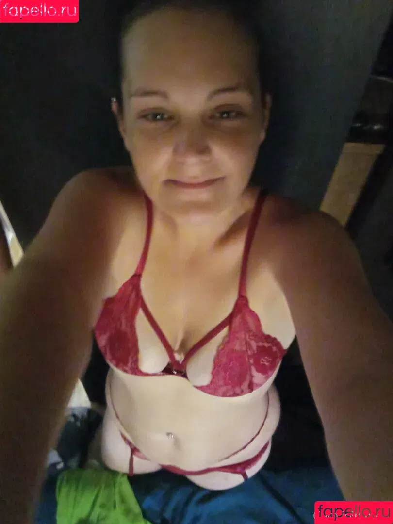 lilladycrazychaos Onlyfans Photo Gallery 