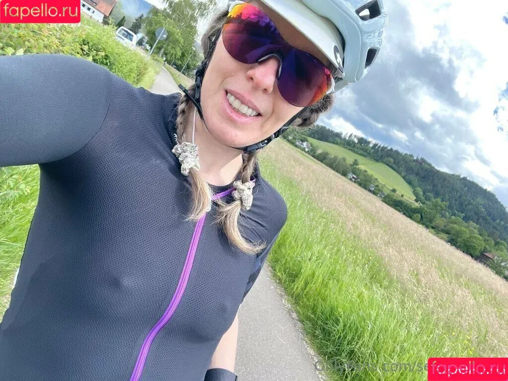 petite.cycliste / sexandtheswiss / sexycyclist Onlyfans Photo Gallery 