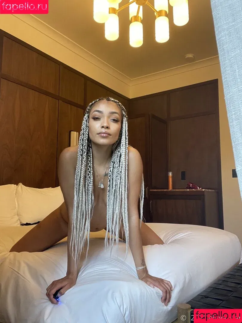 Nova Star / Novaiseighteen / novastar_ / novatitsxxx Onlyfans Photo Gallery 