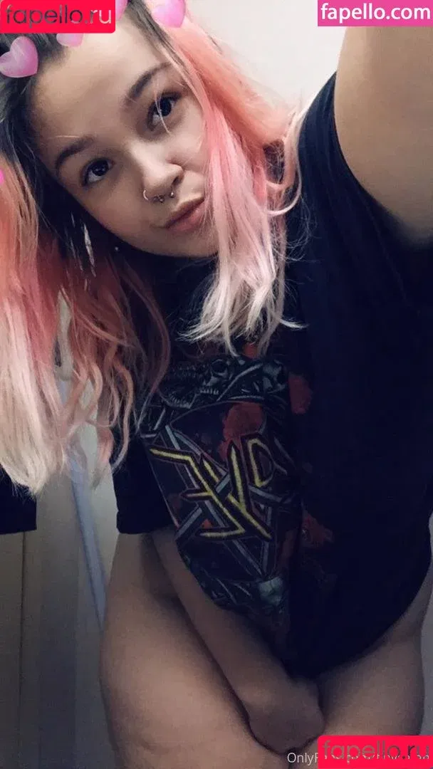 Tiinysatan / tinysatan Onlyfans Photo Gallery 