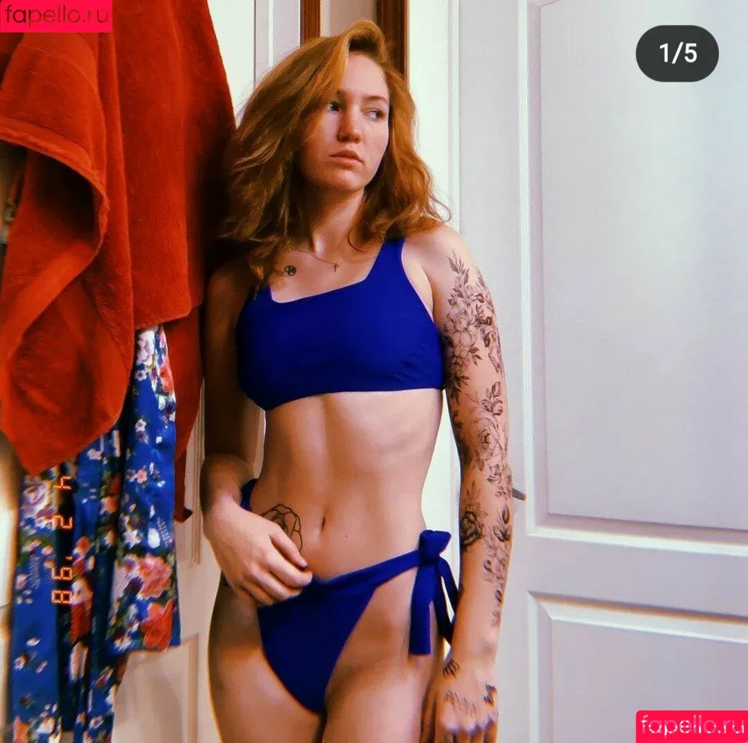 patricia.absinthe / sincerely_sammi / youronlyabsinthe Onlyfans Photo Gallery 