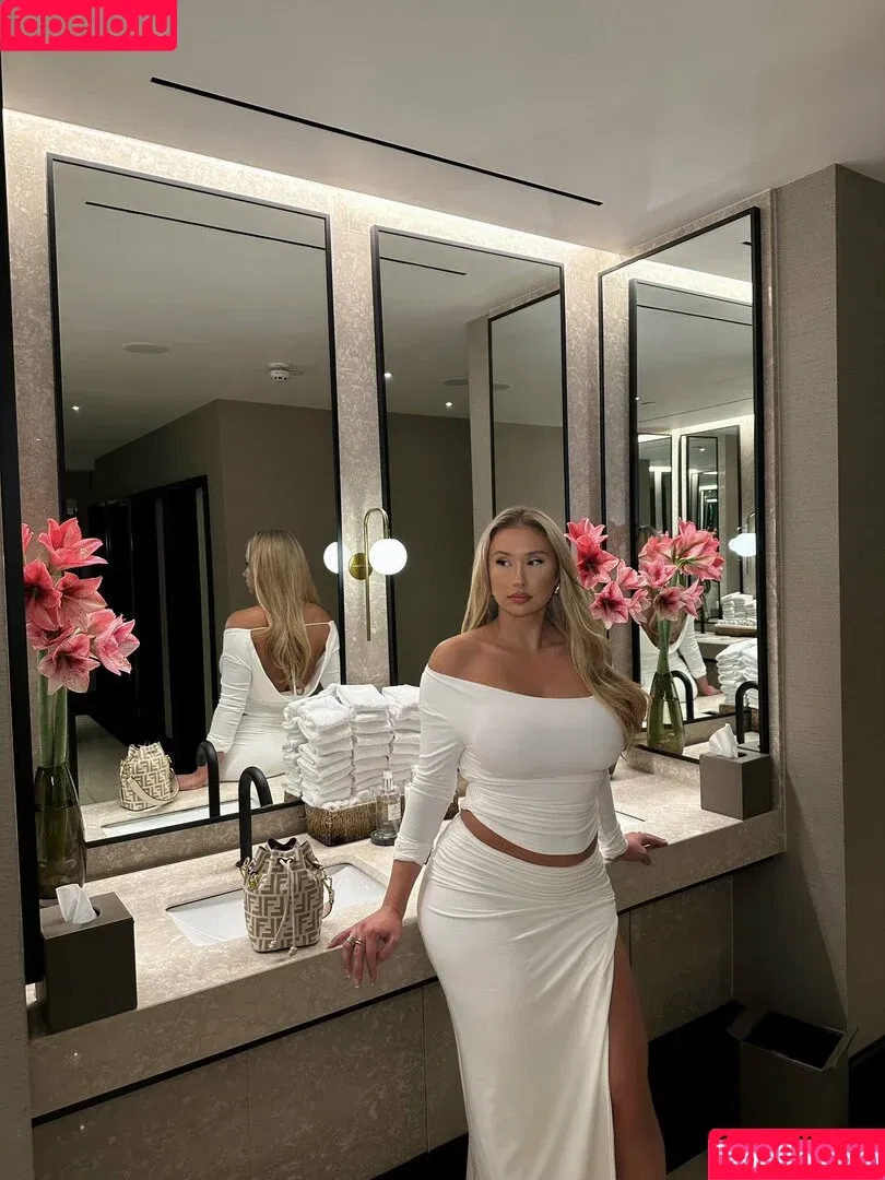 onlysimonafans / simonaaaab Onlyfans Photo Gallery 