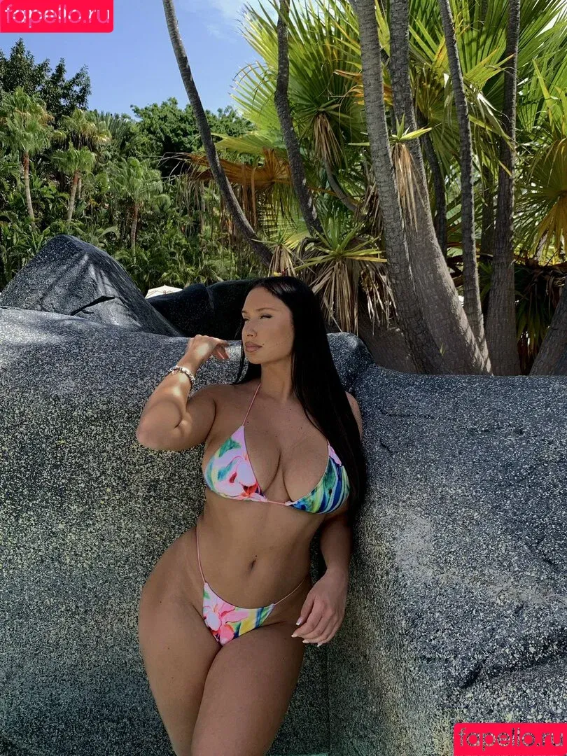 onlysimonafans / simonaaaab Onlyfans Photo Gallery 