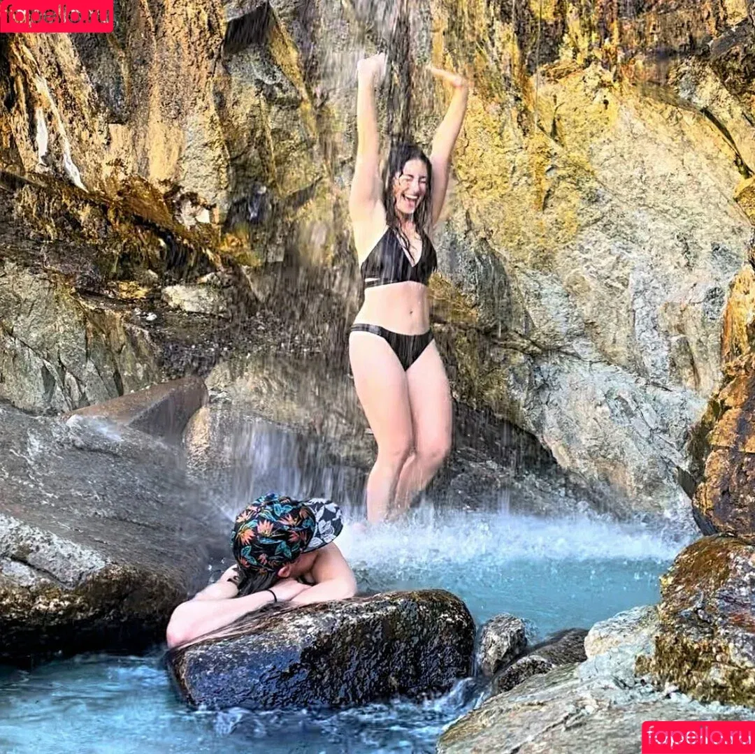 Nikki Delventhal / Nikkidelventhal Onlyfans Photo Gallery 